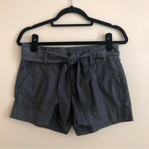 Banana Republic. Shorts with Tie Belt. Chambray. Size 4